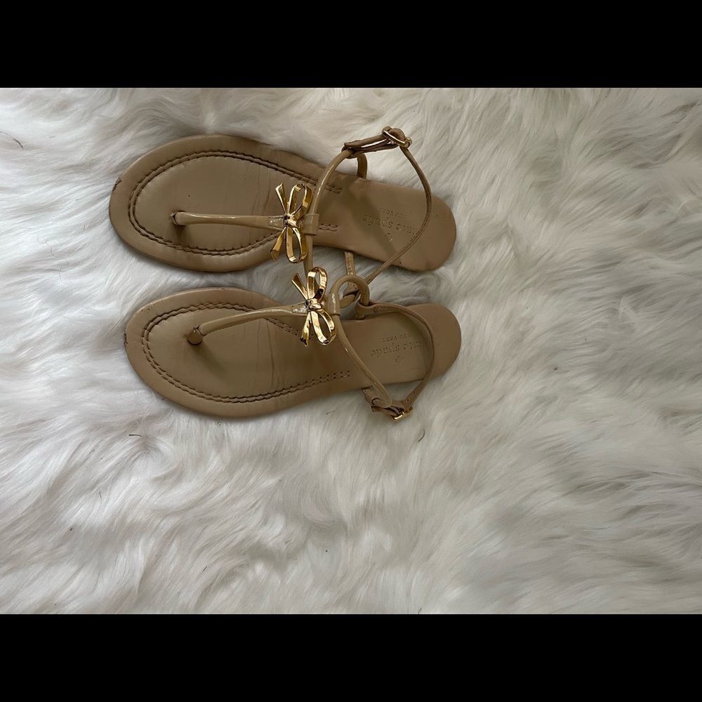 Kate spade khaki thong sandals embellished with a gold tone bow size 6M - Picture 7 of 10